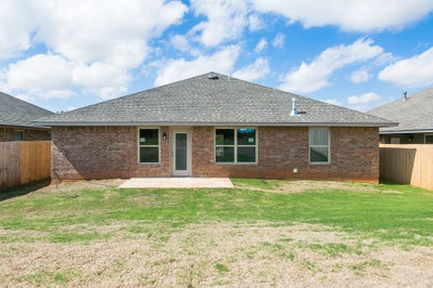 Back. 3br New Home in Midwest City, OK