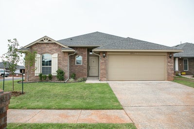 Front. 1,416sf New Home in Edmond, OK