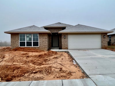 2430 Cattail Circle, Midwest City, OK