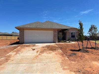 2402 Cattail Circle, Midwest City, OK