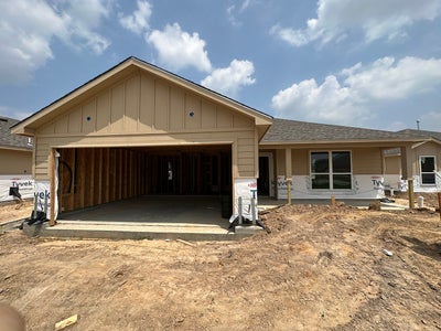 1,495sf New Home in Cleveland, TX