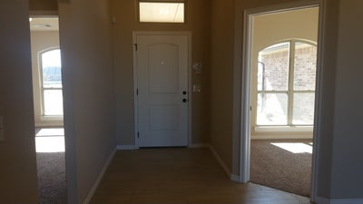 Entry. 1,876sf New Home in Midwest City, OK