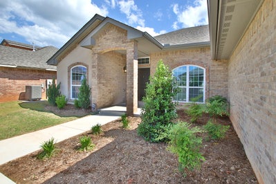 Front Entry. 3br New Home in Norman, OK
